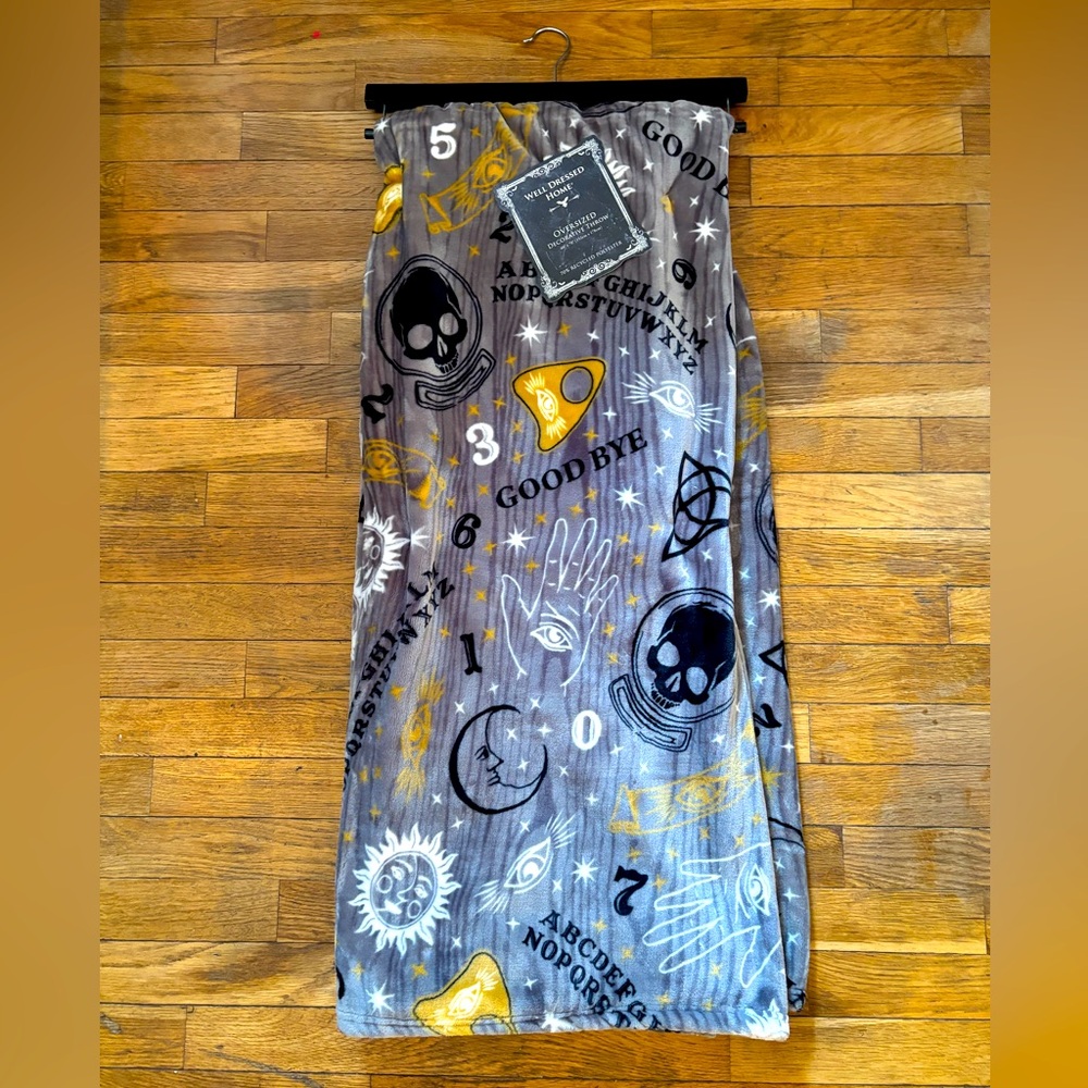 BNWT OVERSIZED OUIJA THROW BLANKET!!